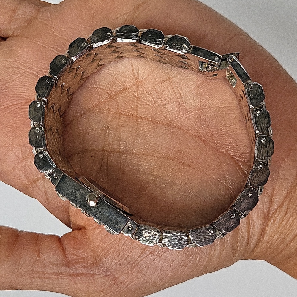 Quartz Xanadu Rhinestone Watch - Picture 12 of 16